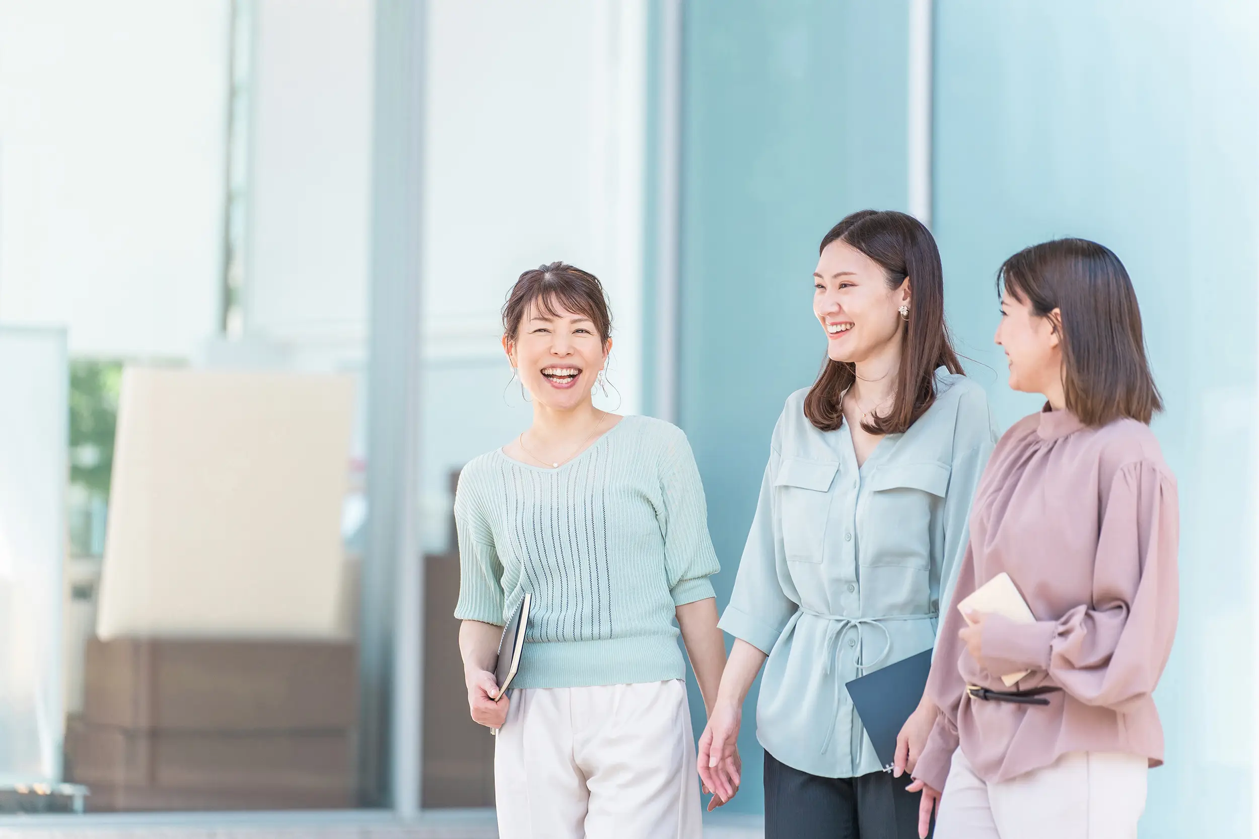 女性社員